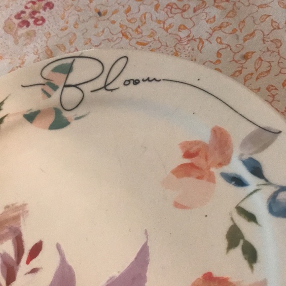 “Anthropologie” 8 inch plate “ Bloom ” NWT,  Floral, feminine, watercolor style - Picture 2 of 6